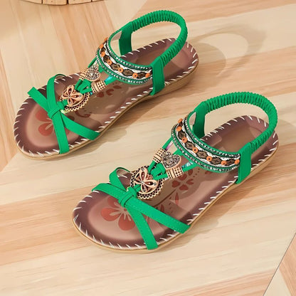 Lunabella™ – Boho Vlinder Sandalen met Comfortzool in smaragdgroen van Inicala.nl, met opvallende groene banden, bohemian details en een zachte zool voor stijlvol én comfortabel zomers lopen.